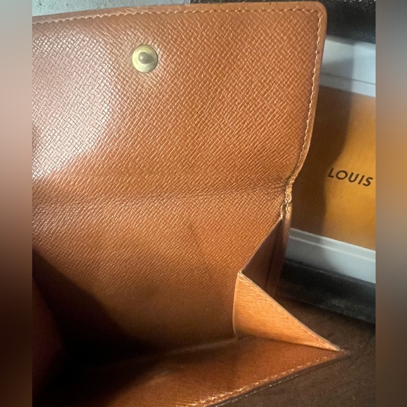 Louis Vuitton Elise Wallet - Picture 9 of 15